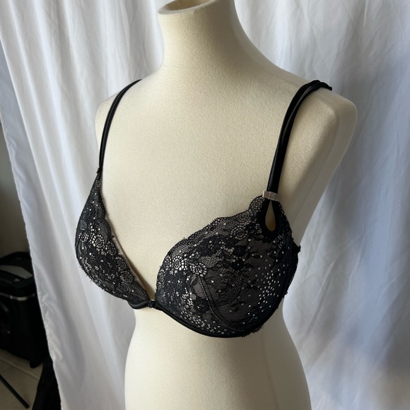 Victoria Secret Black & White Embellished Bra - 36 DD - Picture 3 of 6